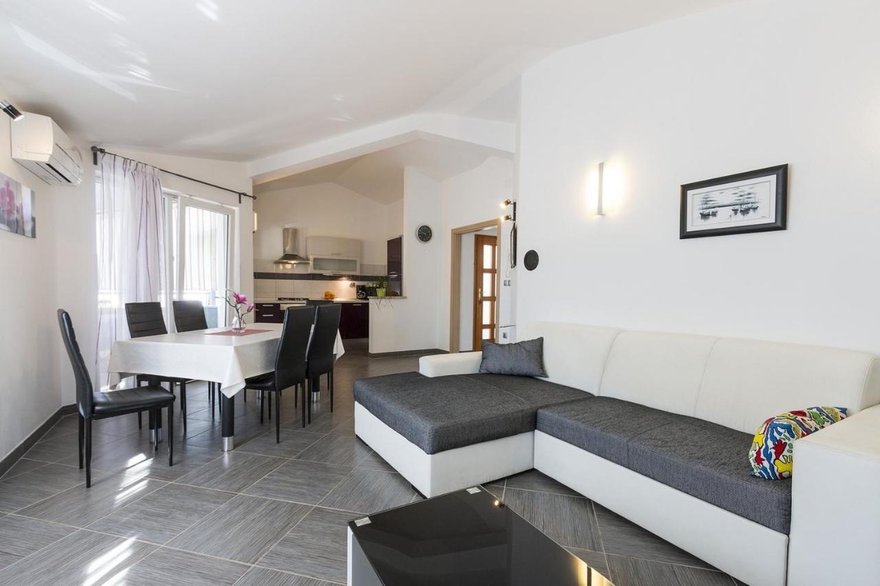 Apartment Carmen Pula Eksteriør billede