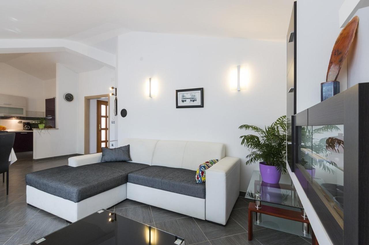 Apartment Carmen Pula Eksteriør billede
