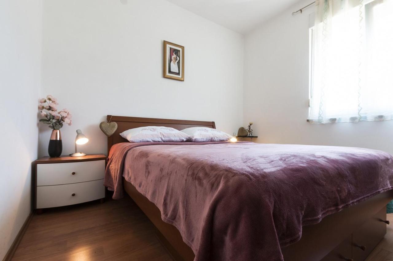 Apartment Carmen Pula Eksteriør billede