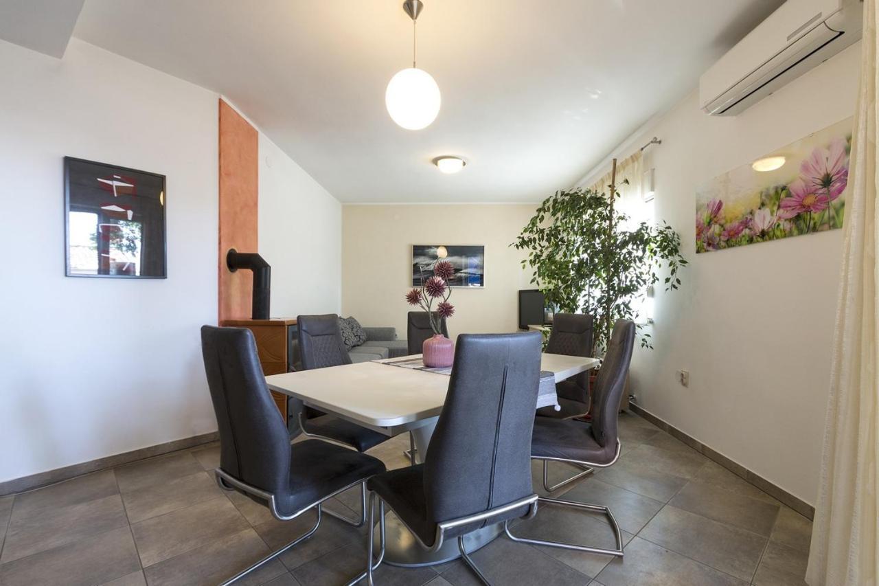 Apartment Carmen Pula Eksteriør billede