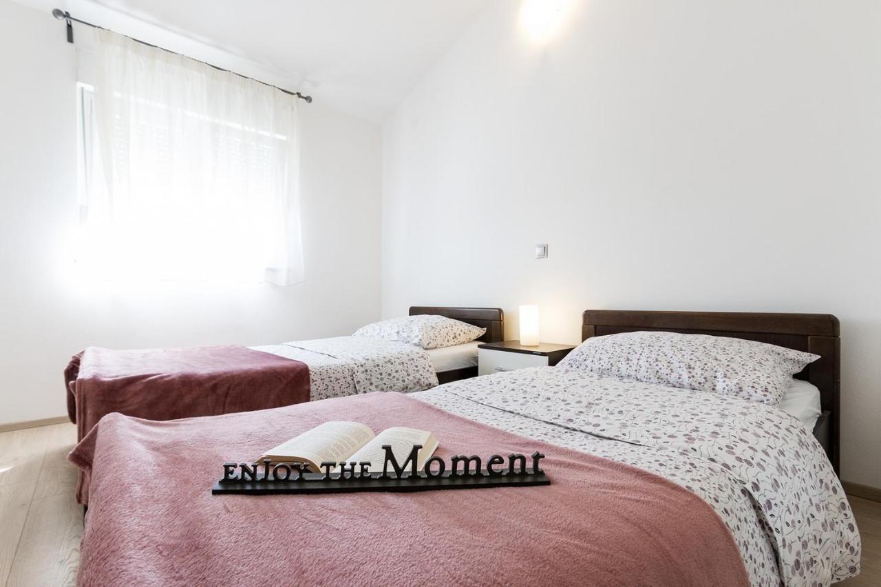 Apartment Carmen Pula Eksteriør billede