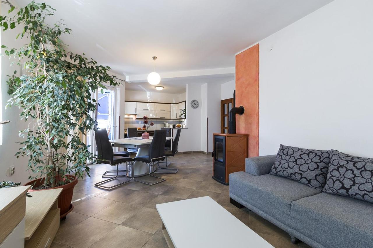 Apartment Carmen Pula Eksteriør billede