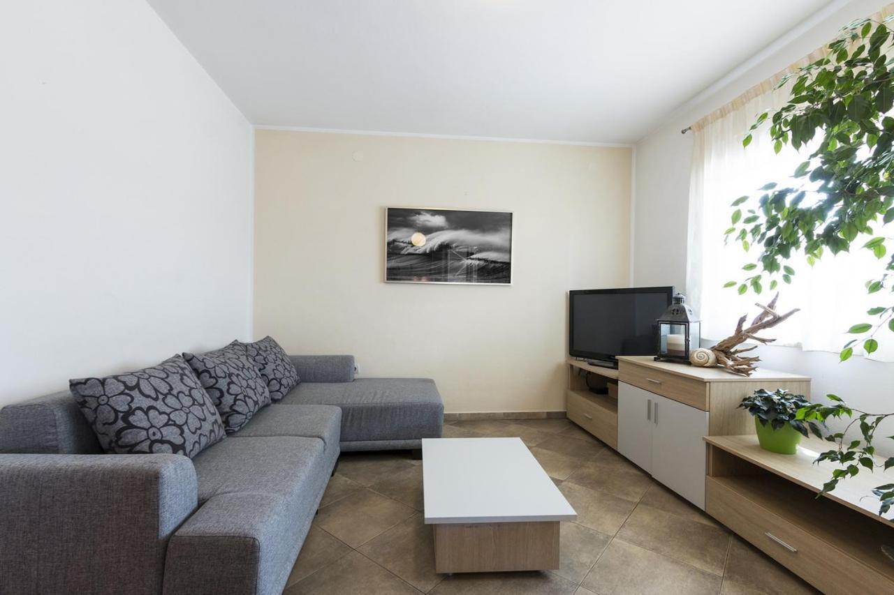 Apartment Carmen Pula Eksteriør billede